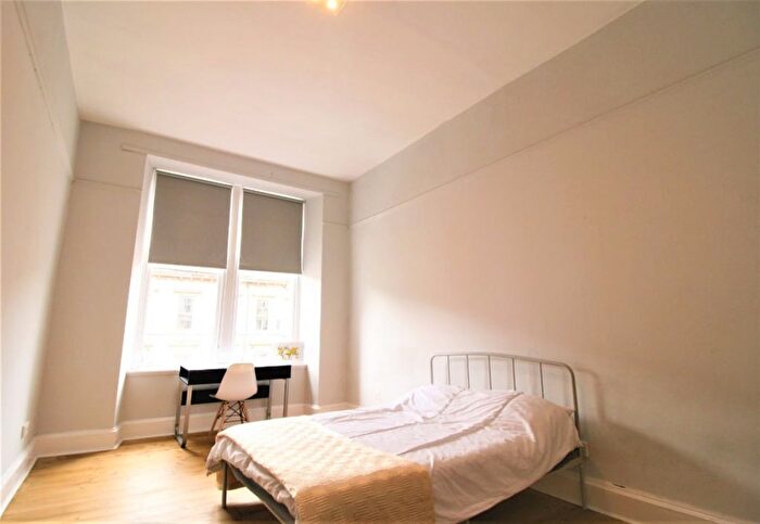 3 Bedroom Flat To Rent In Sauchiehall Street, Glasgow, G3