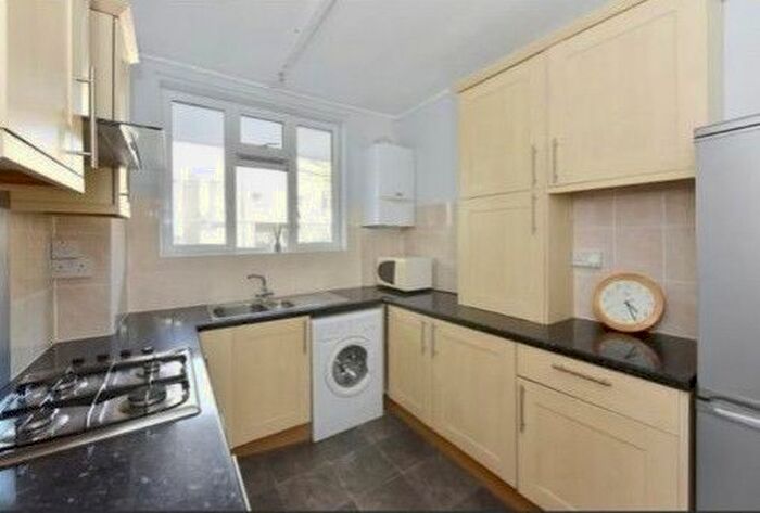 1 Bedroom Flat To Rent In Hallfield Estate, London, W2