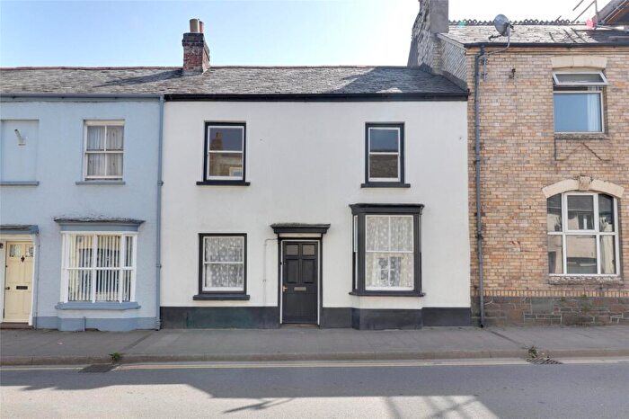 3 Bedroom Terraced House For Sale In New Street, Torrington, Devon, EX38