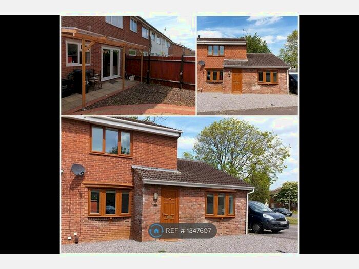 3 Bedroom Semi-Detached House To Rent In Helmsdale, Swindon, SN25