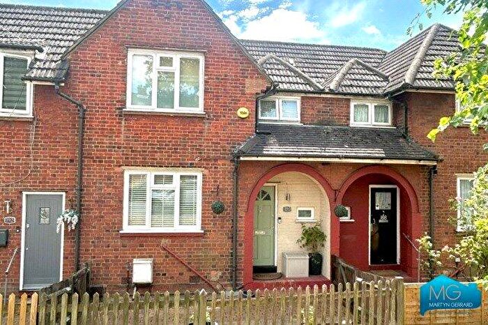 3 Bedroom Terraced House For Sale In Woodhouse Road, London, N12