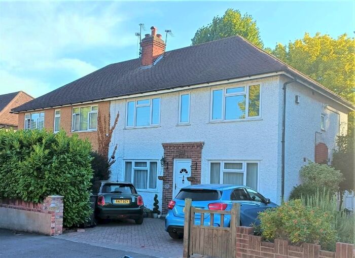 2 Bedroom Flat To Rent In St. Anthonys Avenue, Woodford Green, IG8