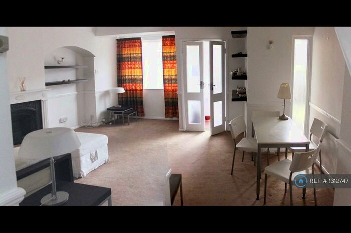 2 Bedroom Terraced House To Rent In Vincent Road, Dagenham, RM9