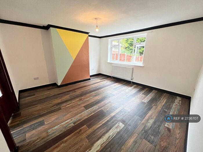 4 Bedroom Semi Detached House To Rent In Eccles Old Road, Salford, M6