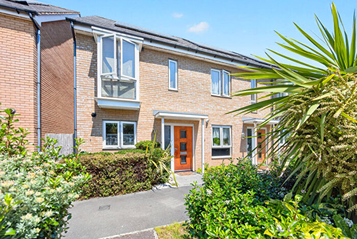 2 Bedroom End Of Terrace House For Sale In Consort Gardens, East Cowes, Isle Of Wight, PO32