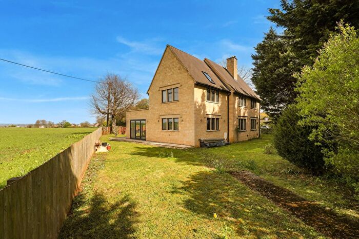 4 Bedroom Detached House For Sale In Kingscote, Tetbury, GL8