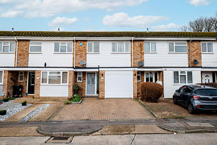 3 Bedroom Terraced House For Sale In Fairfield Road, Leigh-on-sea, SS9