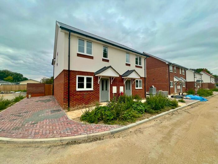 2 Bedroom Semi-Detached House To Rent In Shaw Close, Fowlmere, SG8