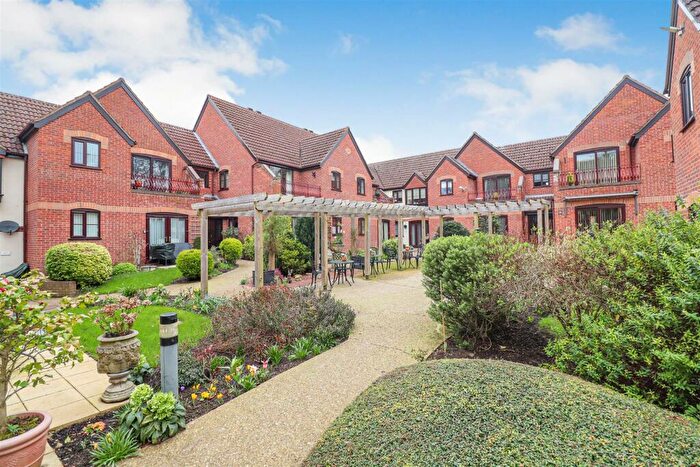 2 Bedroom Retirement Property For Sale In The Cloisters, Rectory Road, Rushden, NN10