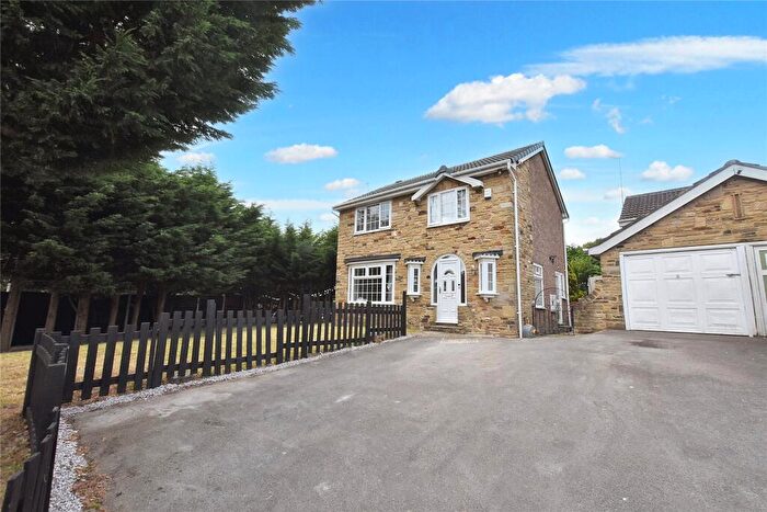 4 Bedroom Detached House For Sale In Abbeydale Way, Kirkstall, Leeds, LS5