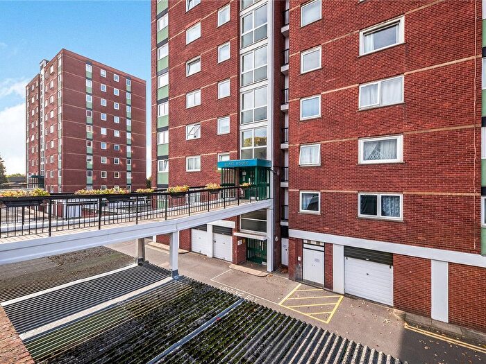 Studio For Sale In Porchester Mead, Beckenham, BR3