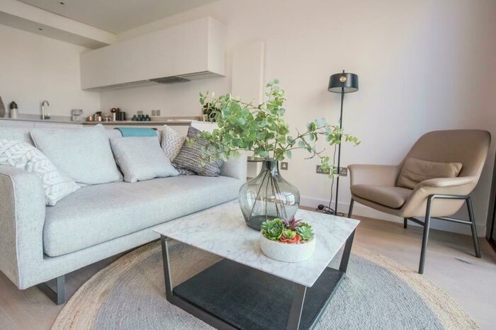 Apartment To Rent In Highgate, London, N19
