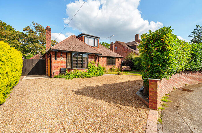 3 Bedroom Detached House For Sale In Kettlewell Close, Horsell, Surrey, GU21
