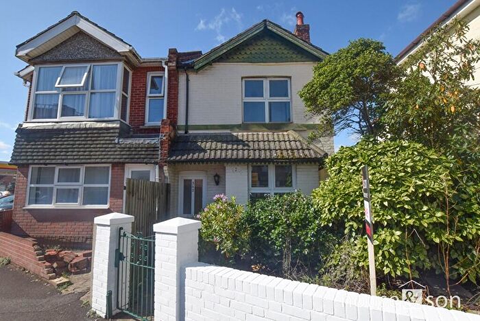4 Bedroom Semi-Detached House For Sale In Holdenhurst Road, Bournemouth, BH8