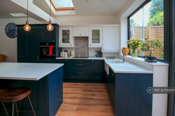 2 Bedroom Flat To Rent In Oglander Road, London, SE15