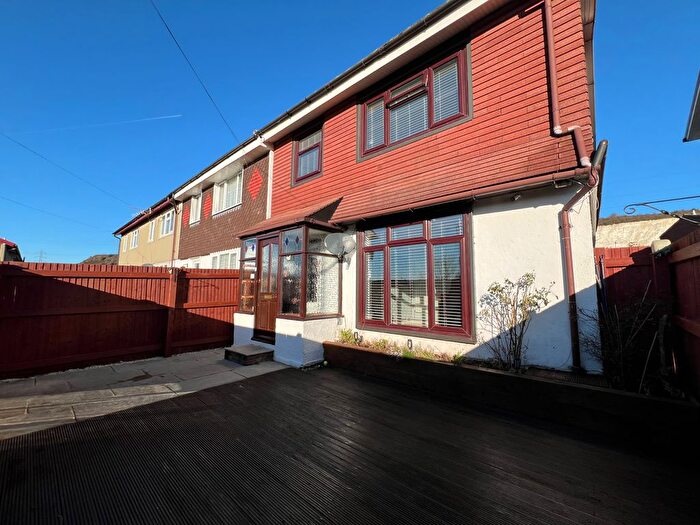 3 Bedroom End Of Terrace House To Rent In Deerhurst Crescent, Cosham, Portsmouth, PO6