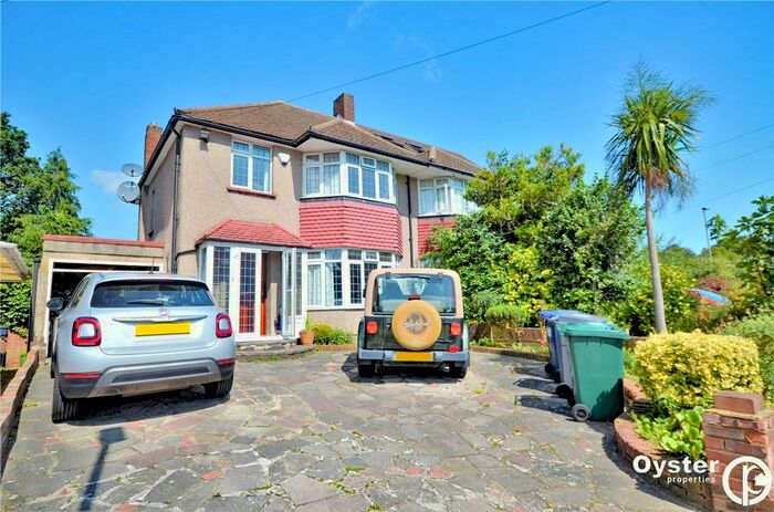 3 Bedroom Semi-Detached House To Rent In Summit Way, London, N14