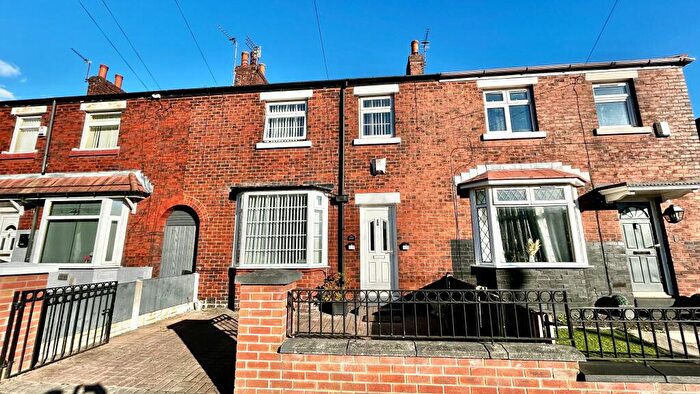 3 Bedroom Terraced House For Sale In Ninth Avenue, Oldham, OL8