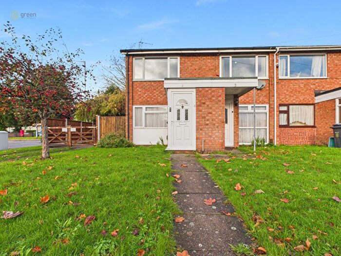 2 Bedroom Maisonette For Sale In Avalon Close, Erdington, Birmingham, B24