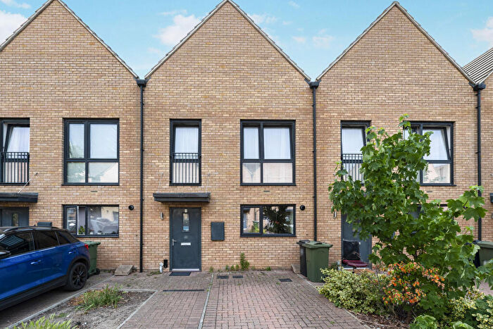 3 Bedroom Terraced House For Sale In Ashmore Close, Dartford, DA1