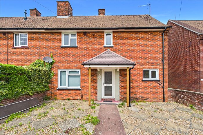 3 Bedroom End Of Terrace House For Sale In Queen Mary Avenue, Basingstoke, Hampshire, RG21