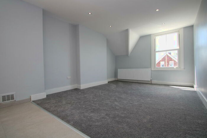 2 Bedroom Flat To Rent In Mulgrave Road, Croydon, CR0