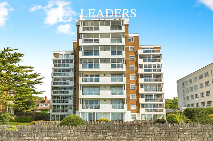 3 Bedroom Flat To Rent In Grove Road, Bournemouth, BH1