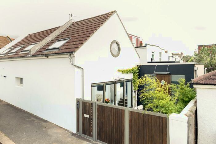 2 Bedroom End Of Terrace House To Rent In Payne Avenue Hove, BN3