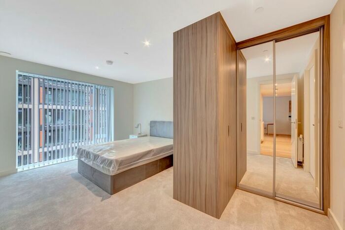 2 Bedroom Flat For Sale In Royal Arsenal Riverside, Duke Of Wellington Avenue, Woolwich, London, SE18