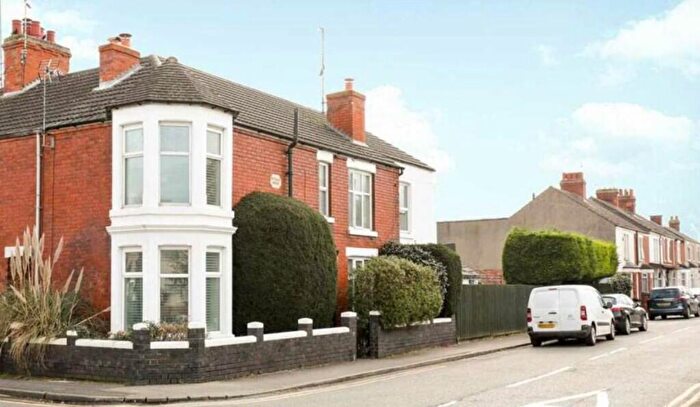 3 Bedroom End Of Terrace House To Rent In William Street, NN15