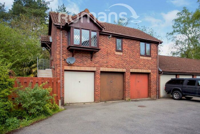 1 Bedroom Maisonette To Rent In Fawler Mead, The Warren, RG12