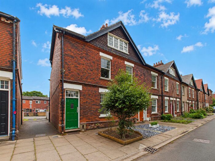 4 Bedroom End Of Terrace House For Sale In St. Pauls Road, Derby, DE1