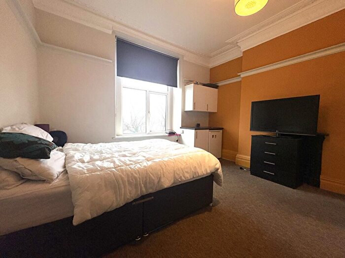 1 Bedroom Apartment To Rent In Devonshire Street, Keighley, BD21