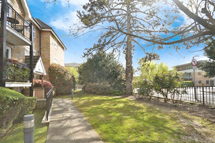 2 Bedroom Flat To Rent In Albemarle Road, Beckenham, BR3