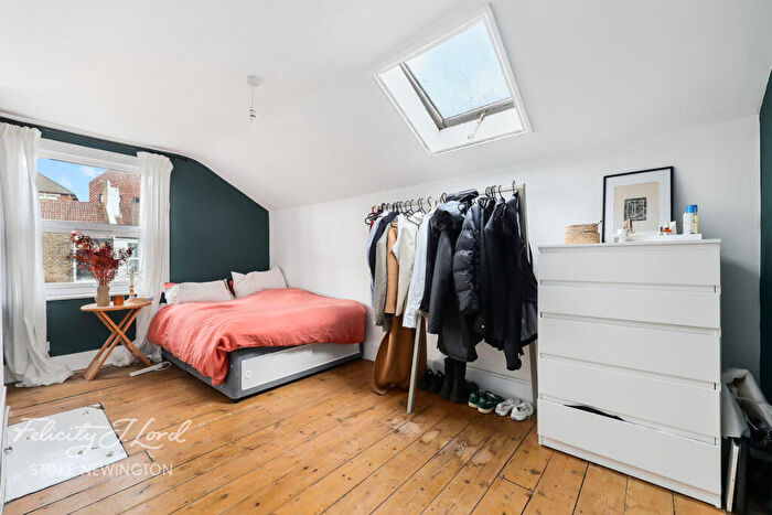 2 Bedroom Flat For Sale In Pellerin Road, London, N16