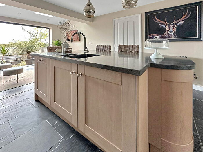 4 Bedroom Detached House For Sale In Gladstone Road, Melksham, SN12