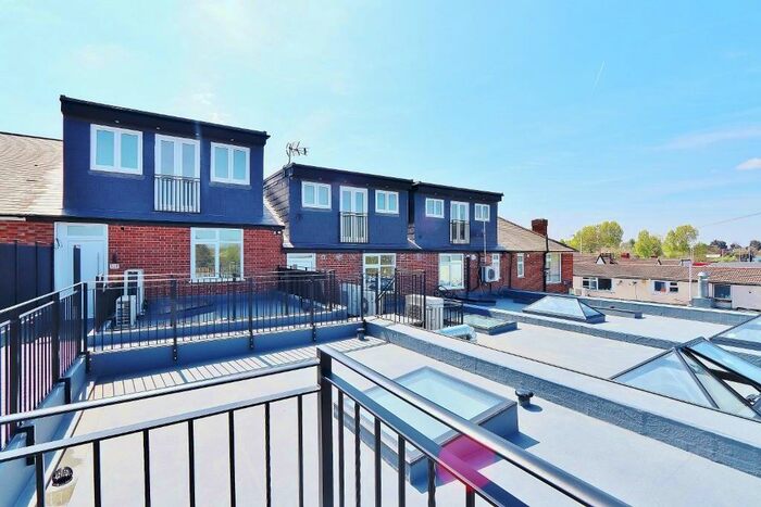 1 Bedroom Apartment To Rent In Collier Row Road, Romford, London, RM5