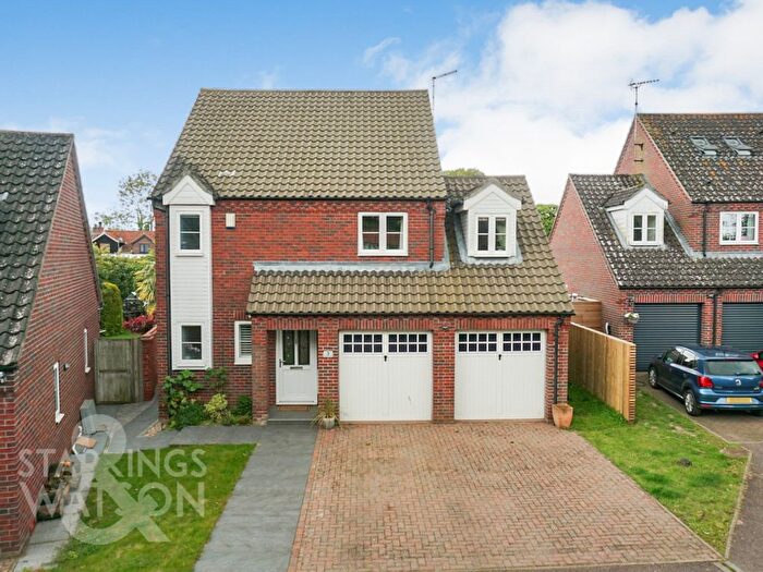 4 Bedroom Detached House For Sale In Acorn Close, Lingwood, Norwich, NR13
