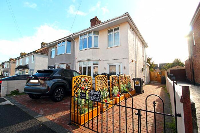 2 Bedroom Flat For Sale In Callicroft Road, Patchway, BS34