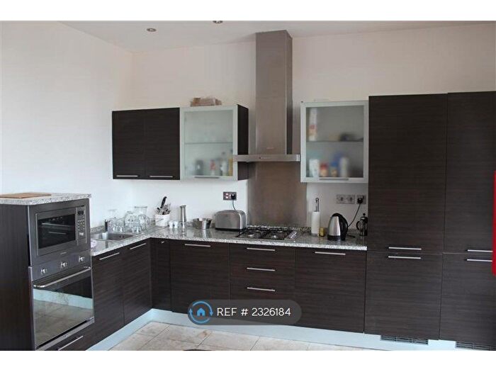 1 Bedroom Flat To Rent In Kilmuir House, Epsom, KT17