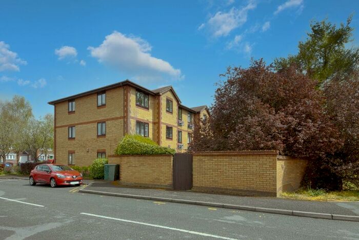 1 Bedroom Flat To Rent In Kinnaird Close, Burnham, SL1