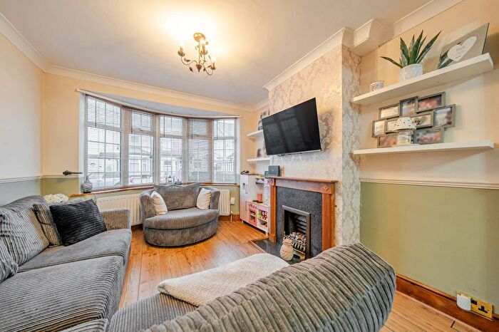 3 Bedroom End Terrace House For Sale In Bingham Road, Strood, Rochester, Kent., ME2