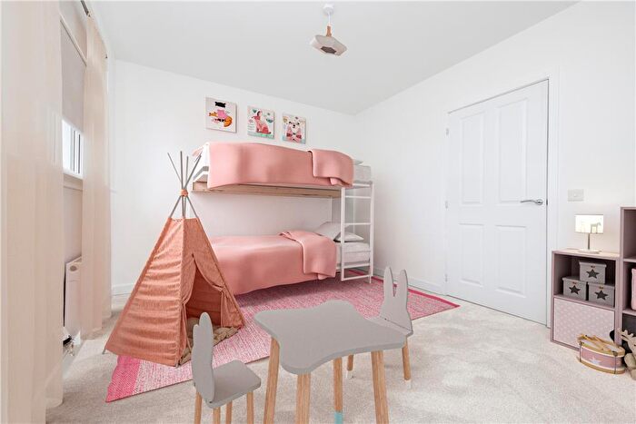 3 Bedroom Town House For Sale In Bradshaw Lane, Edinburgh, EH12