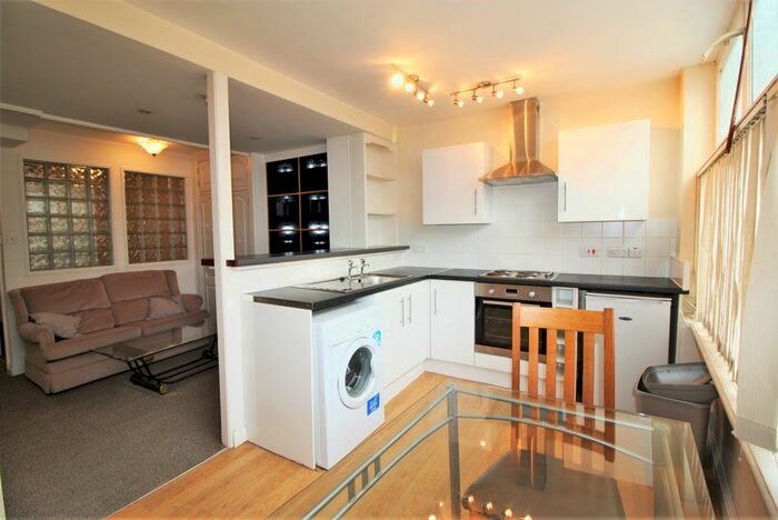 1 Bedroom Flat To Rent In New Bridge Street, Exeter, EX4