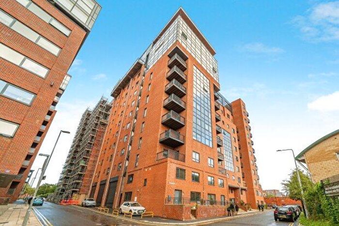 2 Bedroom Flat To Rent In Hurst Street, Liverpool, L1
