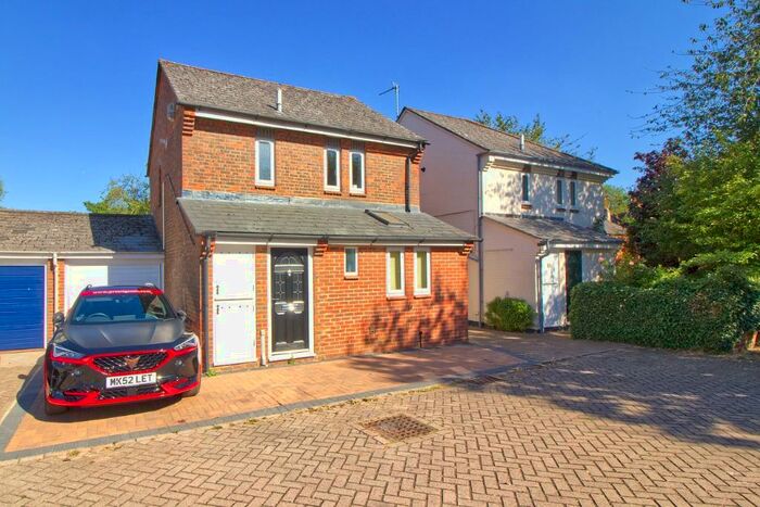 3 Bedroom Detached House To Rent In William Smith Close, Woolstone, Milton Keynes, Buckinghamshire, MK15