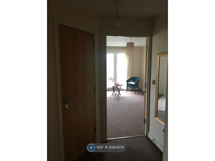 2 Bedroom Flat To Rent In Pettacre Close, London, SE28