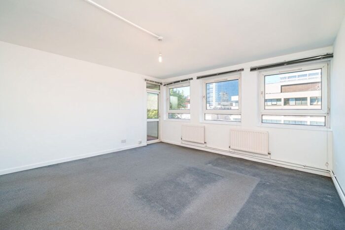2 Bedroom Flat To Rent In Royal Street, London, SE1