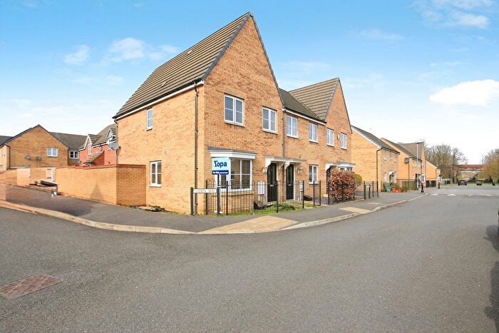 3 Bedroom End Terrace House For Sale In Everest Way, Peterborough, PE7