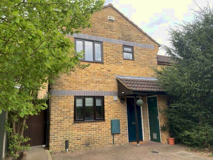 2 Bedroom End Of Terrace House To Rent In Shepherds Hill, Greater Leys, OX4